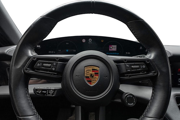 Porsche Taycan Cross Turismo 18 of 30