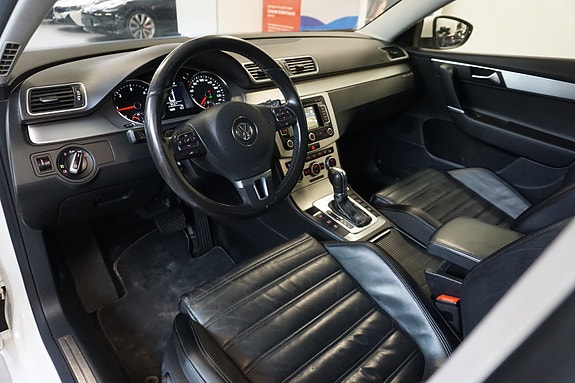 Volkswagen Passat 27 of 30