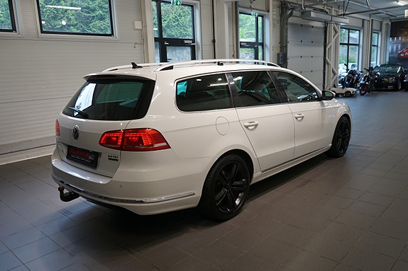 Volkswagen Passat 9 of 30