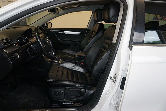 Volkswagen Passat 28 of 30