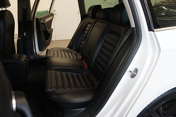 Volkswagen Passat 26 of 30
