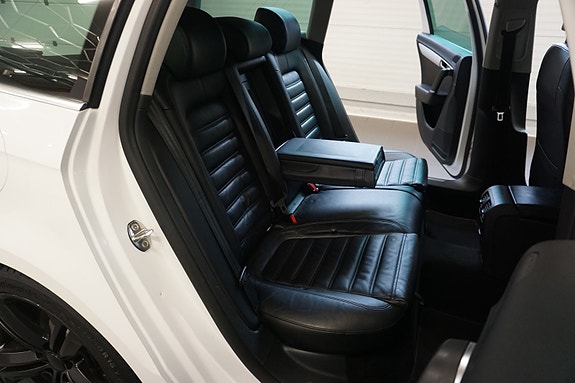 Volkswagen Passat 23 of 30