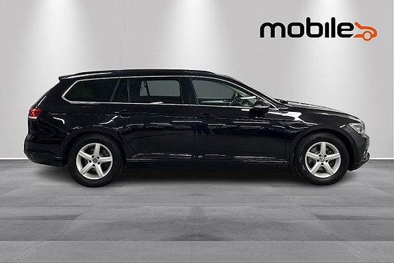 Volkswagen Passat 2 of 5