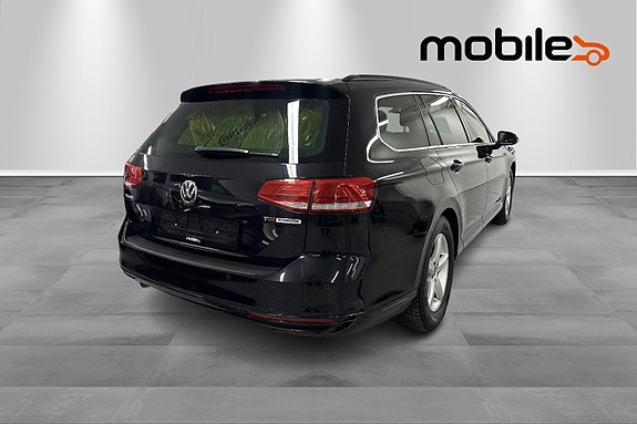 Volkswagen Passat 3 of 5
