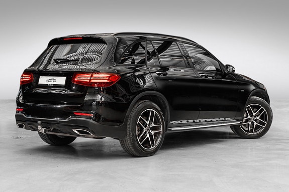 Mercedes-Benz GLC350 e 2 of 5
