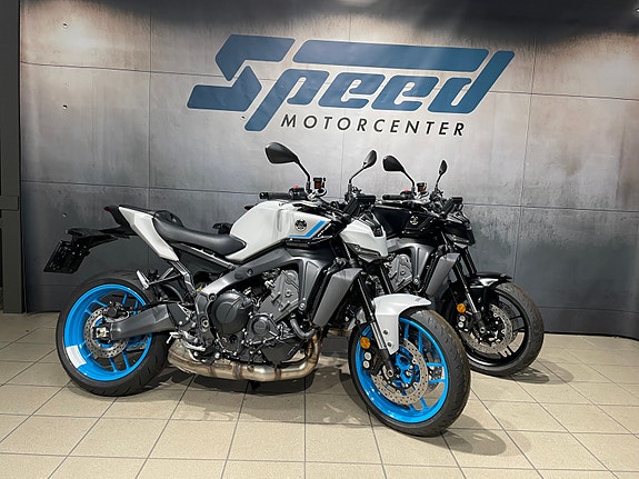 Yamaha MT-09 2 of 30