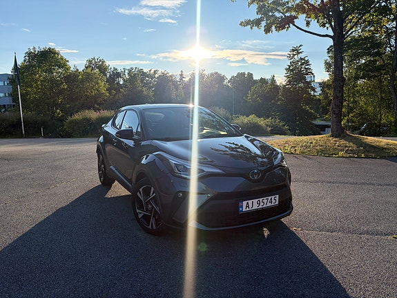 Toyota C-HR 4 of 30