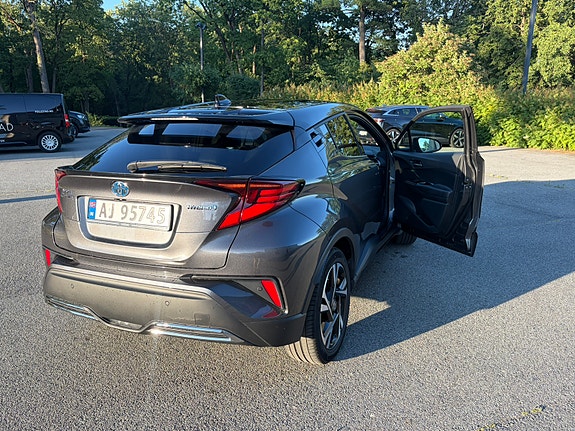 Toyota C-HR 9 of 30
