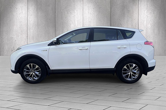Toyota RAV4 4 of 5