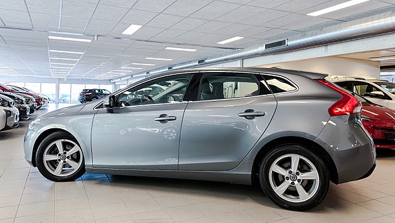 Volvo V40 5 of 5