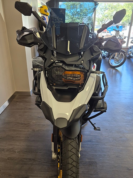 BMW R 1250 GS 2 of 4