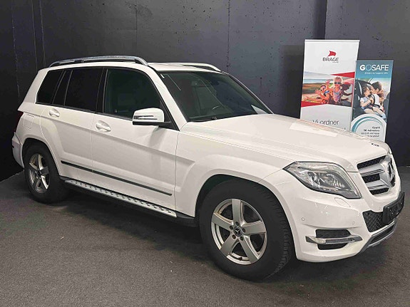 Mercedes-Benz GLK220 2 of 5