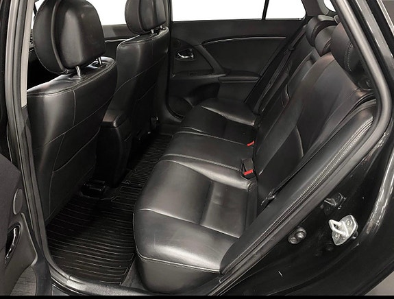 Toyota Avensis 8 of 11
