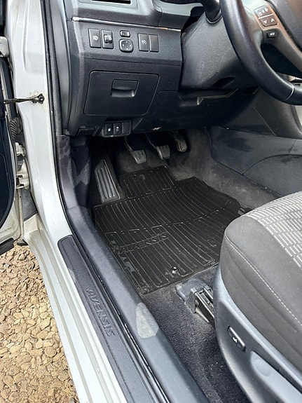 Toyota Avensis 15 of 16