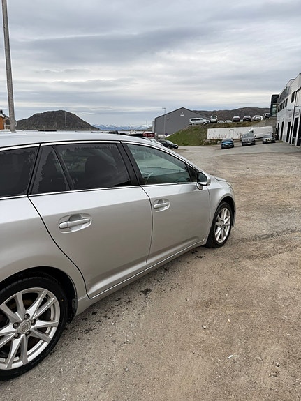 Toyota Avensis 10 of 16