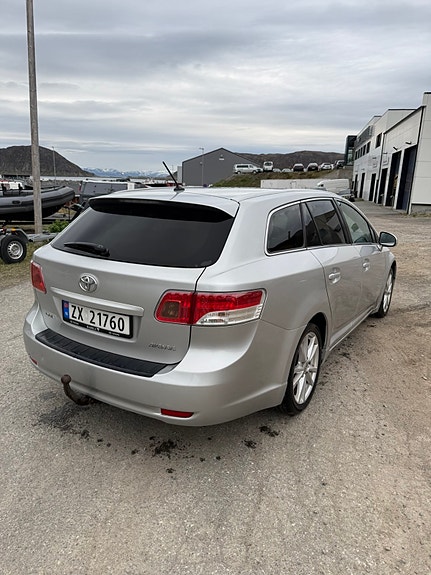 Toyota Avensis 7 of 16