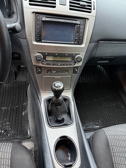 Toyota Avensis 16 of 16