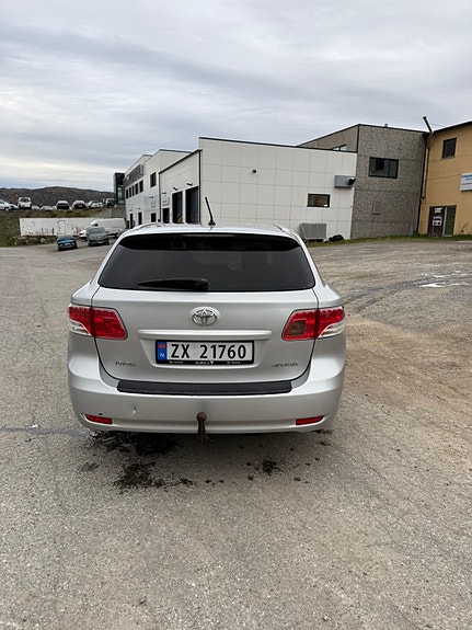 Toyota Avensis 8 of 16
