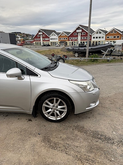 Toyota Avensis 3 of 5