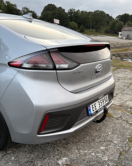 Hyundai IONIQ 12 of 30