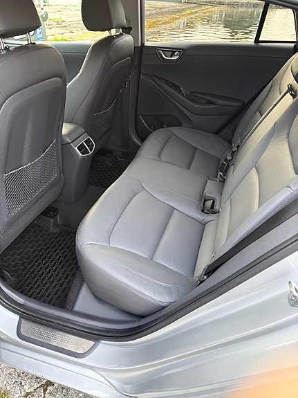 Hyundai IONIQ 16 of 30