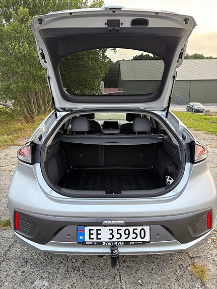 Hyundai IONIQ 10 of 30