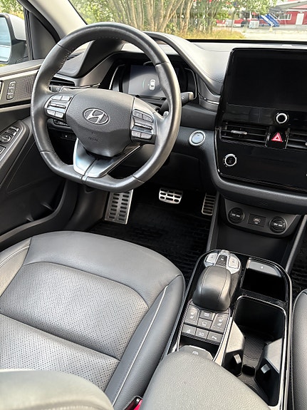 Hyundai IONIQ 22 of 30