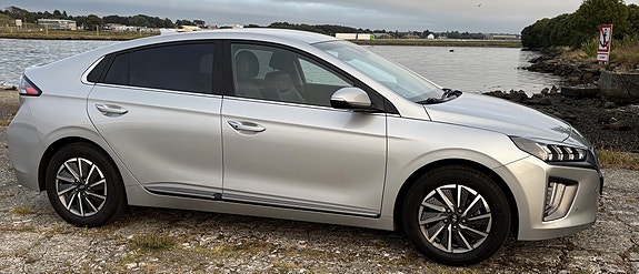 Hyundai IONIQ 4 of 30