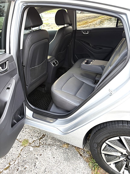 Hyundai IONIQ 17 of 30
