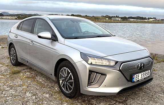 Hyundai IONIQ 7 of 30