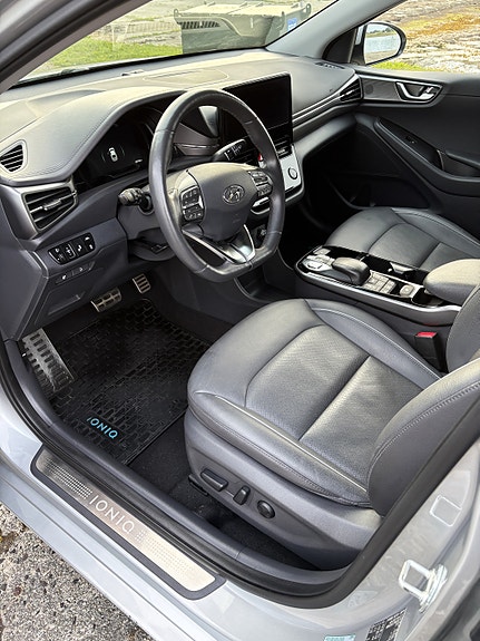 Hyundai IONIQ 14 of 30
