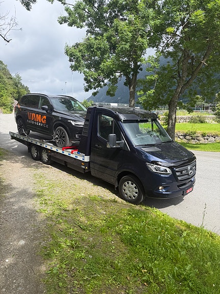 Mercedes-Benz Sprinter 2 of 13