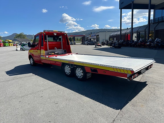 Mercedes-Benz Sprinter 13 of 13