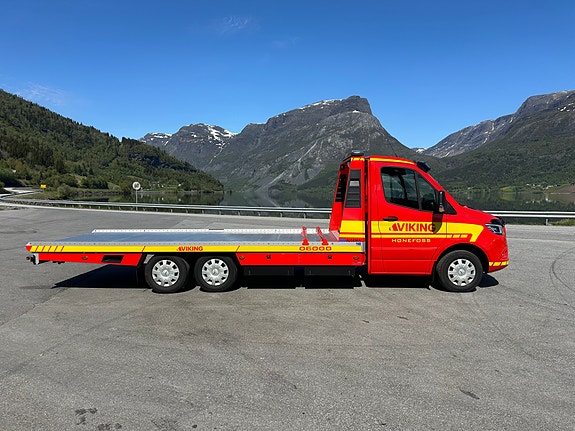 Mercedes-Benz Sprinter 10 of 13