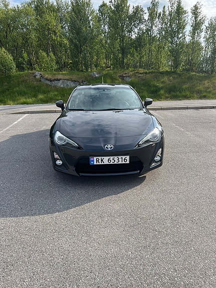 Toyota GT86 2 of 5