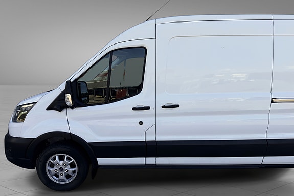 Ford E-Transit 5 of 5