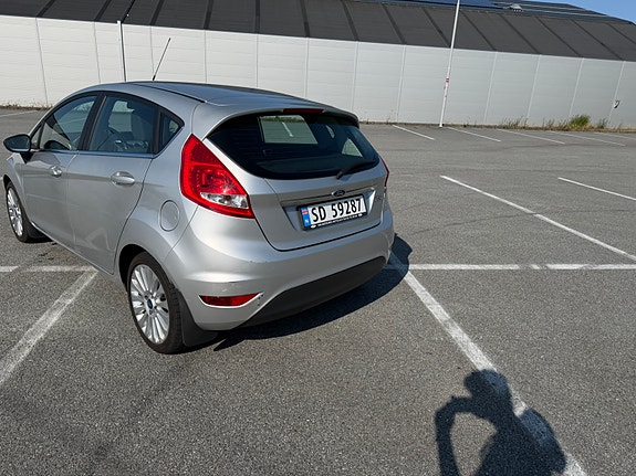 Ford Fiesta 4 of 5