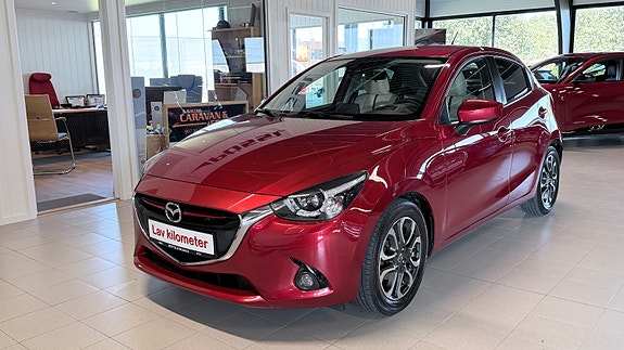 Mazda 2 3 of 5