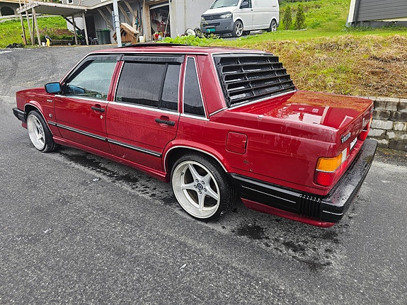 Volvo 740 3 of 5
