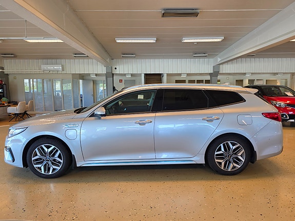 Kia Optima 2 of 27