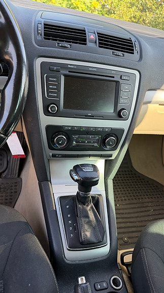 Skoda Octavia 3 of 5