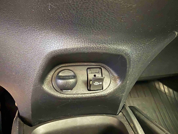 Toyota Yaris 18 of 25