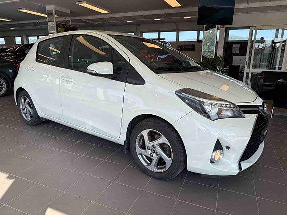 Toyota Yaris 4 of 25
