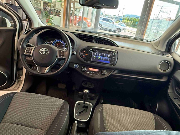 Toyota Yaris 24 of 25