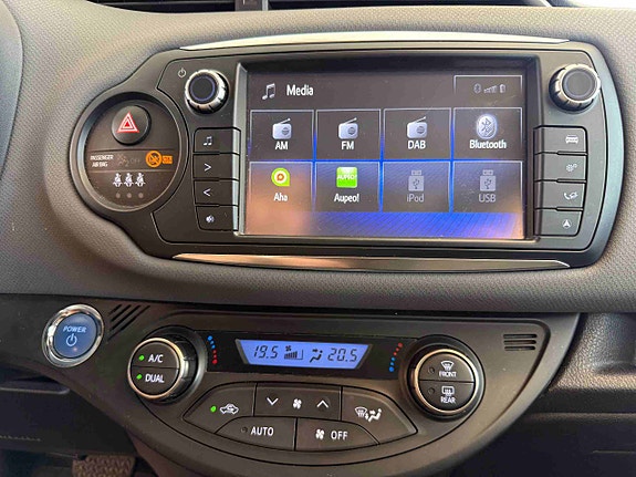 Toyota Yaris 14 of 25