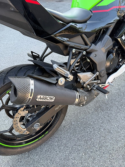 Kawasaki Ninja 125 3 of 7