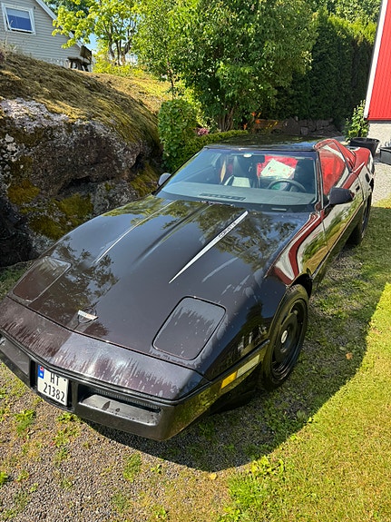 Chevrolet Corvette 3 of 5