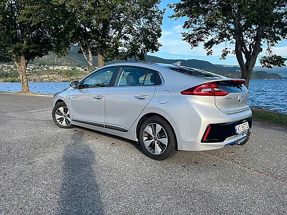 Hyundai IONIQ 3 of 5