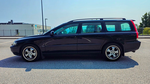 Volvo V70 14 of 30