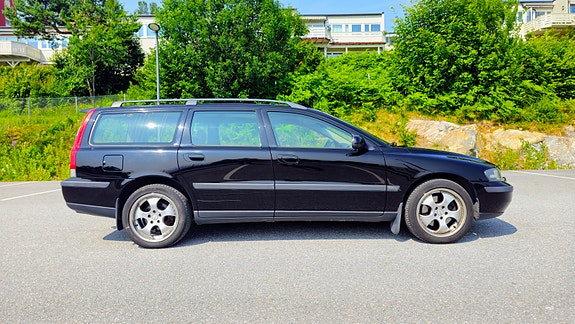 Volvo V70 4 of 30